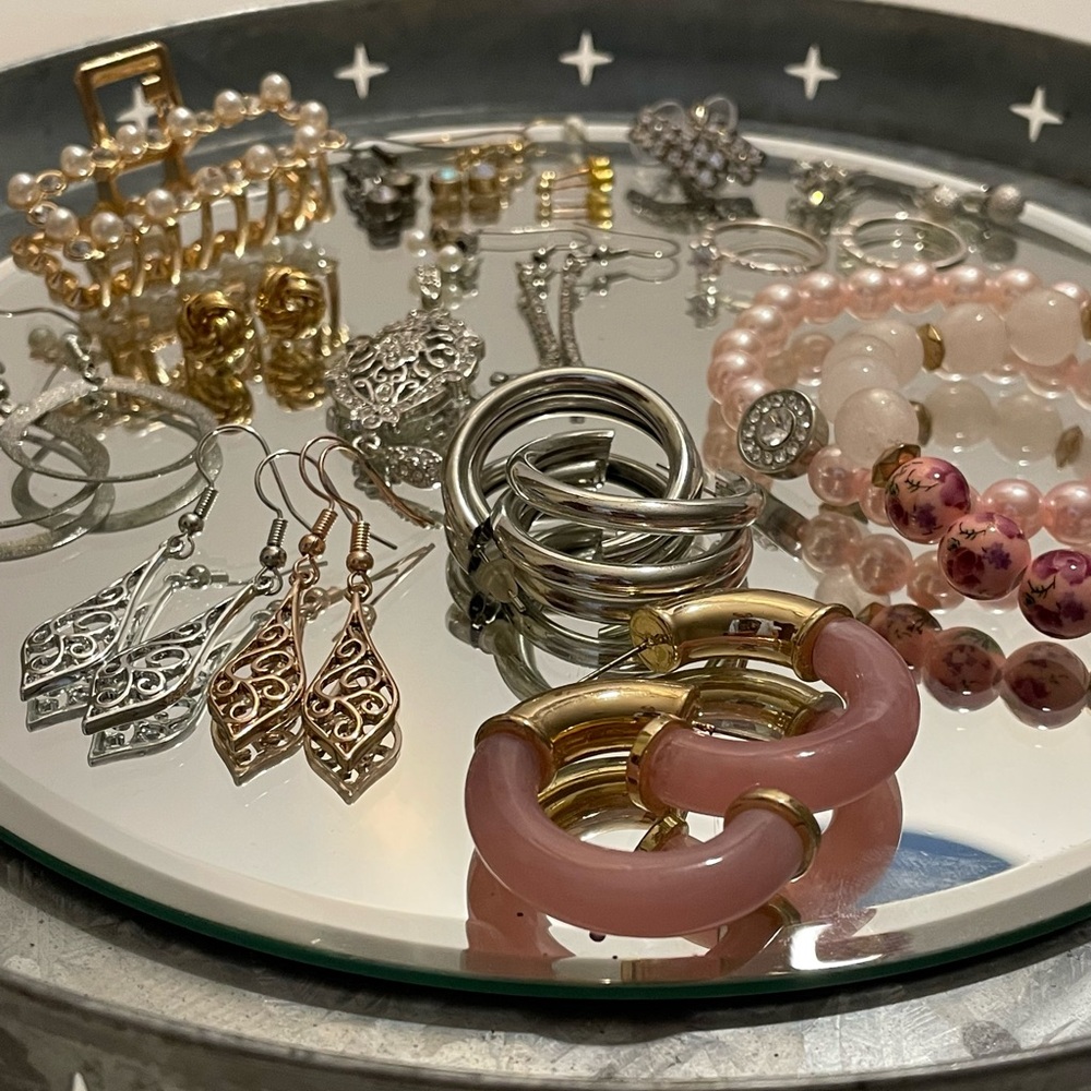 Elegant Pink and Gold Bracelet Set